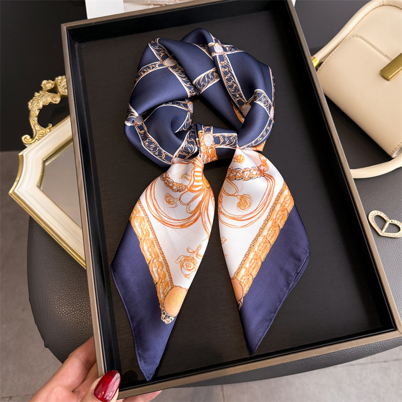 Silk Scarf Square - Syal Sutra Persegi Motif Rantai Klasik