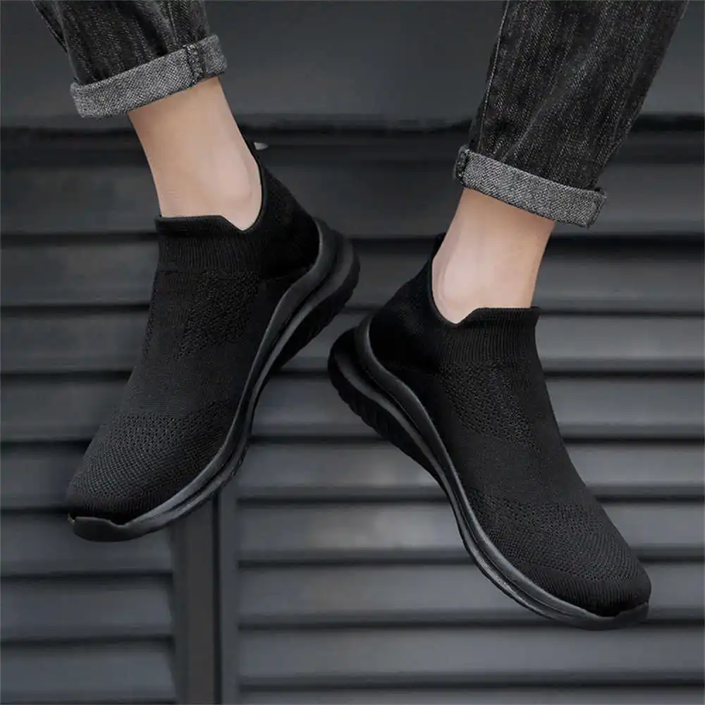Women Accessories Shop Name Ideas - Sepatu olahraga pria, krem lembut baru